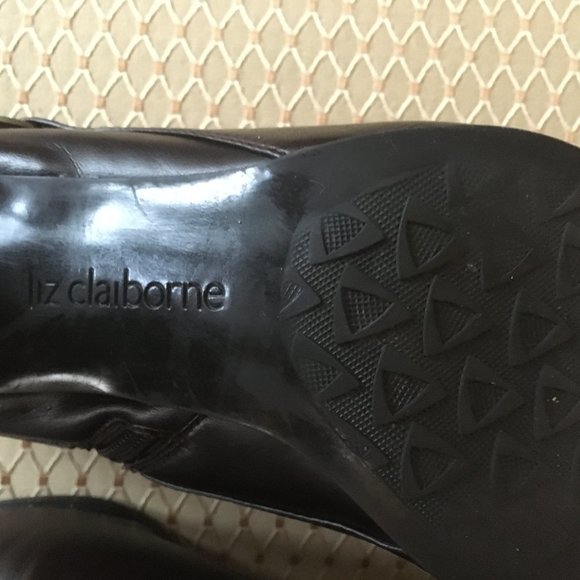 Liz Claiborne Brown Ankle bootie Size 8 1/2 w - Picture 9 of 11